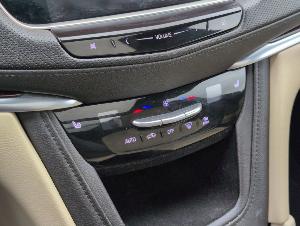 Used 2018 Cadillac XT5 Luxury w/ Driver Awareness Package image 13