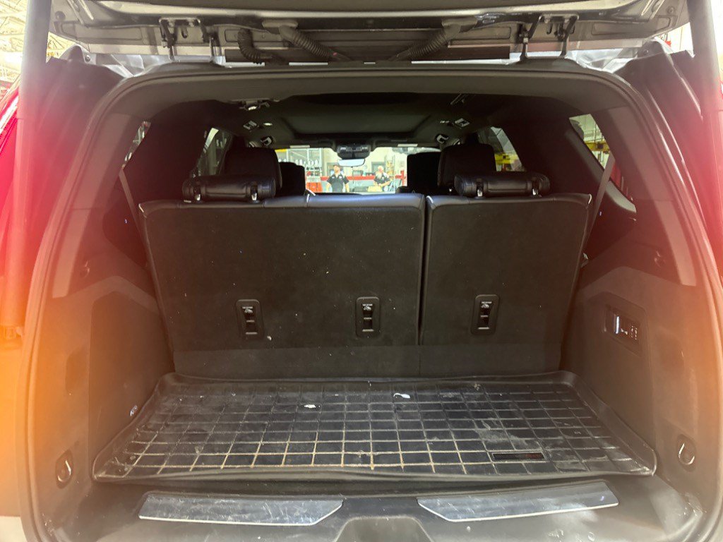 Used 2021 Cadillac Escalade Premium Luxury w/ Driver Assist Tech Package AWD/4WD image 10