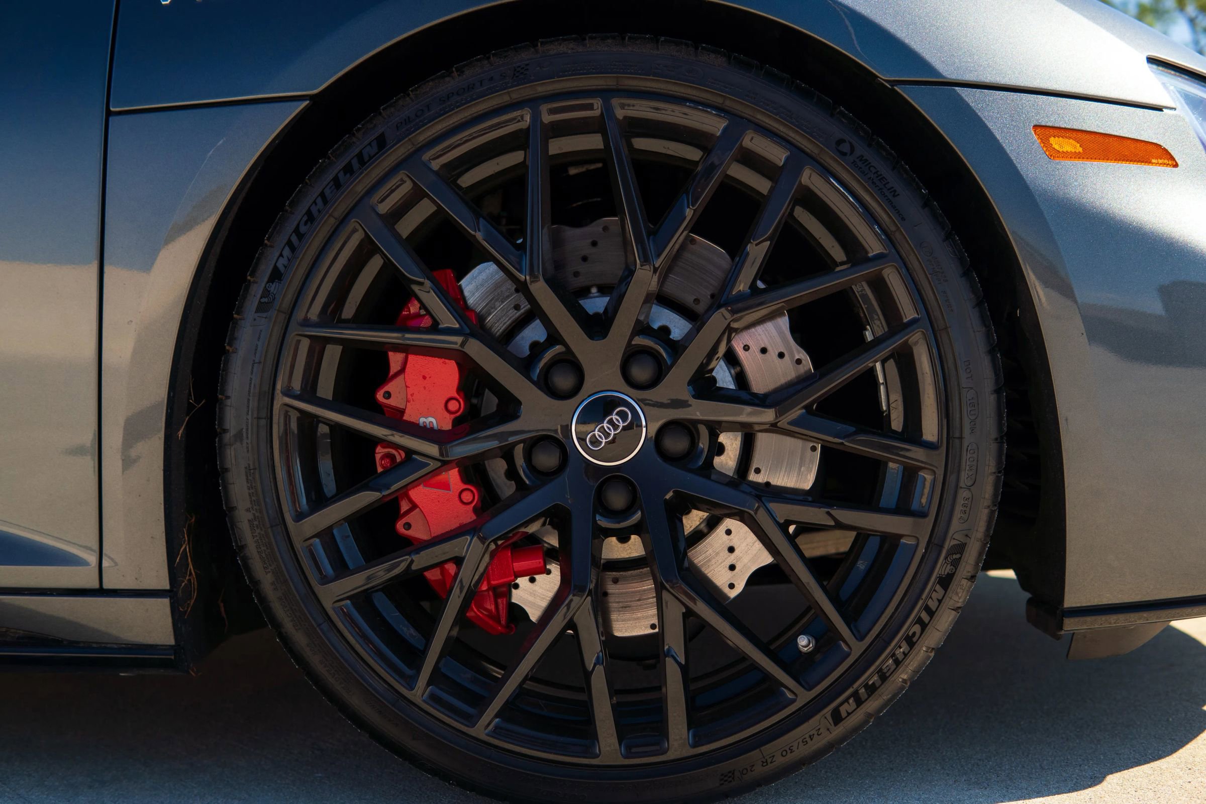 Used 2020 Audi R8 V10 w/ Carbon Exterior Package image 36