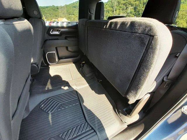 Used 2024 Chevrolet Silverado 1500 LT AWD/4WD image 40