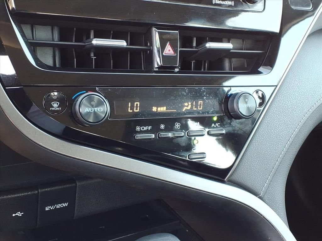 Used 2023 Toyota Camry SE FWD image 10