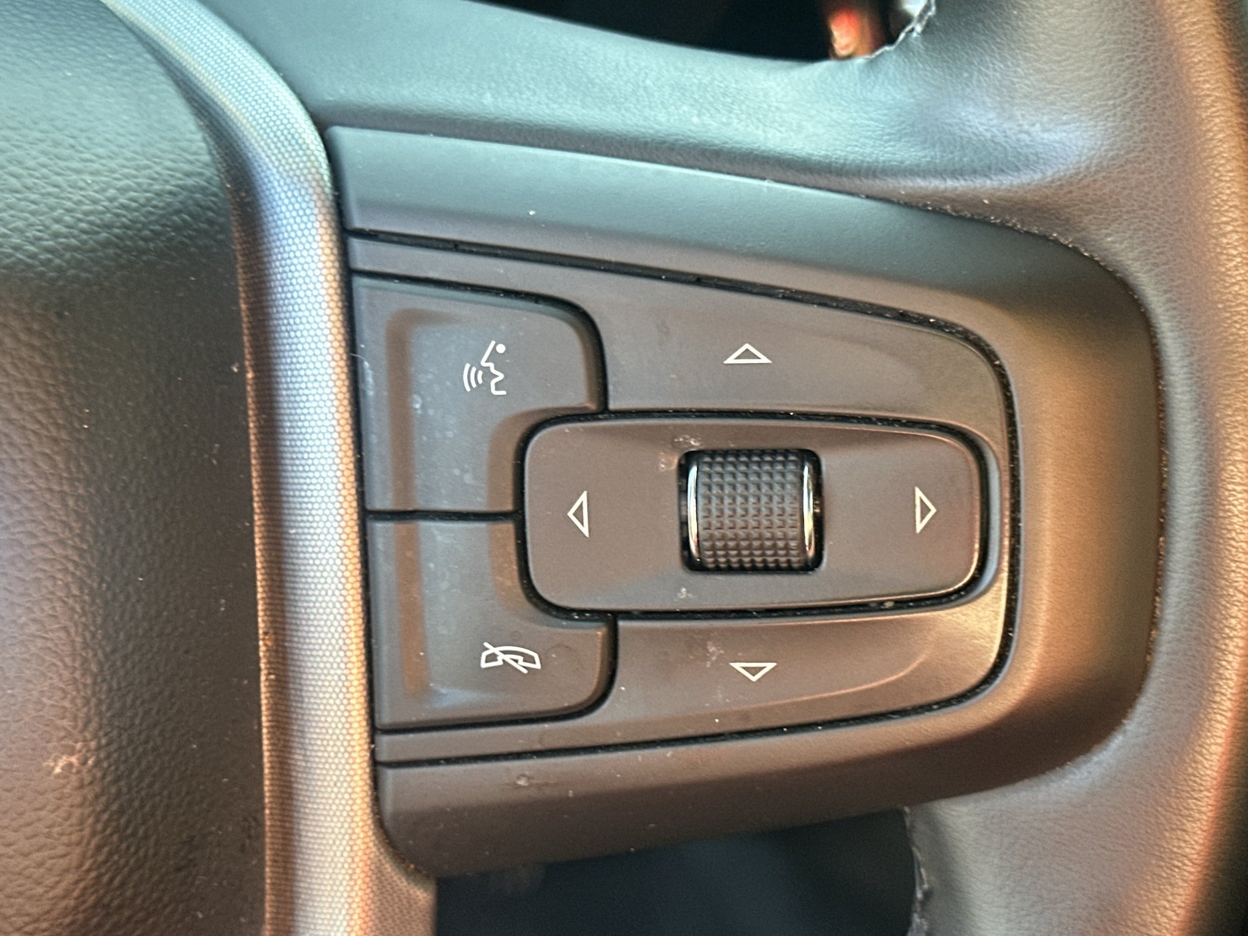 Used 2025 GMC Sierra 1500 SLT RWD image 25