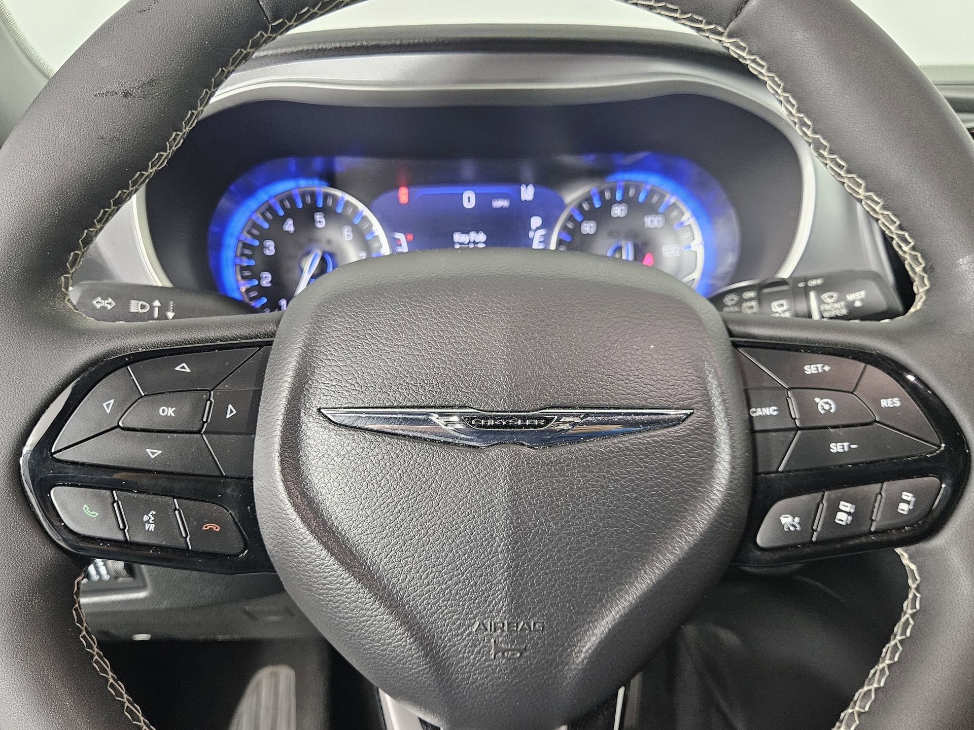 Used 2022 Chrysler Pacifica Touring-L w/ Uconnect Theater Family Group AWD/4WD image 20