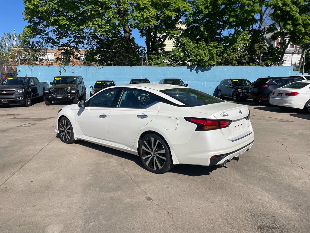 Used 2020 Nissan Altima 2.0 Platinum FWD image 8