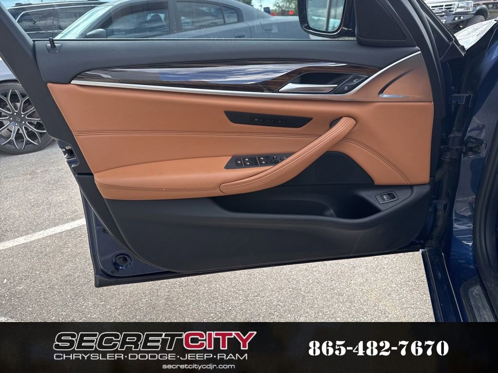 Used 2022 BMW 530i xDrive w/ Convenience Package image 28