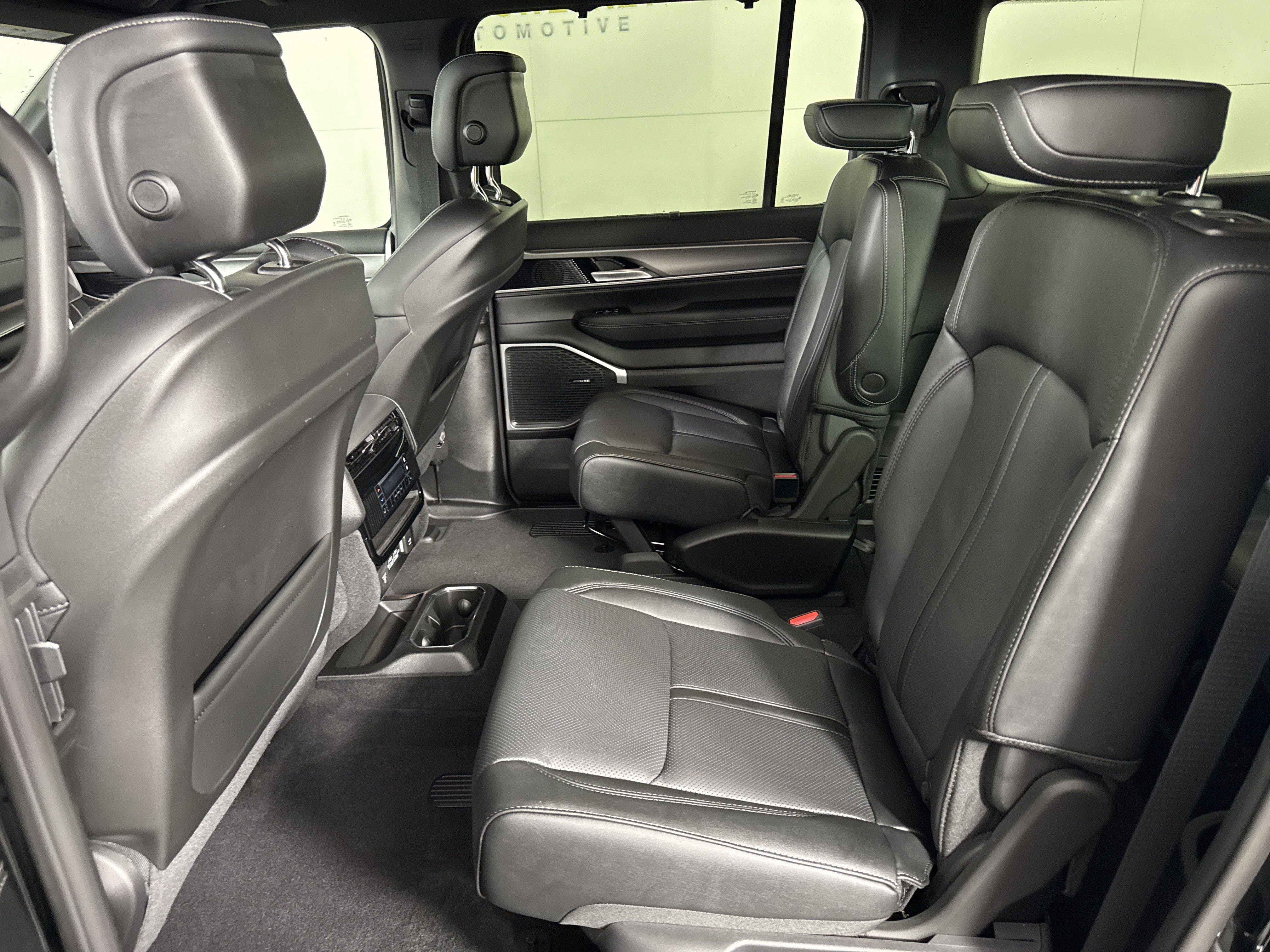 New 2026 Jeep Grand Wagoneer L Limited w/ Convenience Group I image 11