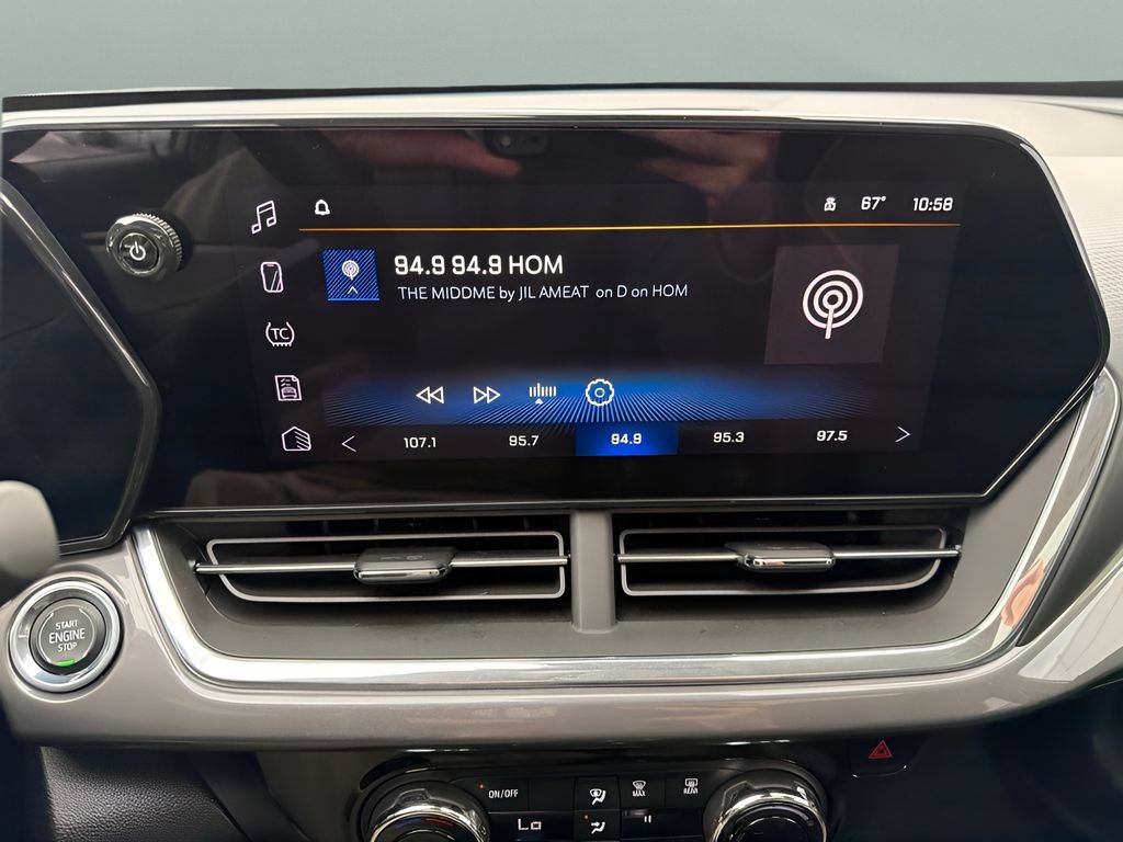 Used 2024 Chevrolet Trax ACTIV w/ Sunroof Package FWD image 15