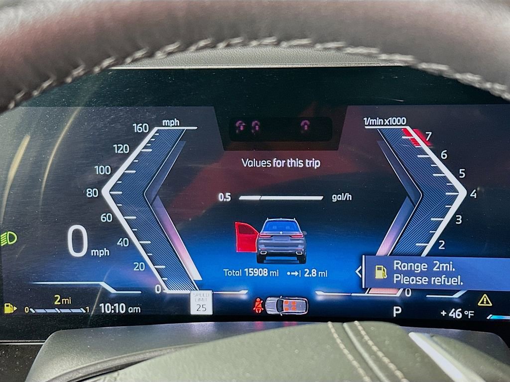 Used 2024 BMW X7 xDrive40i w/ Executive Package image 16