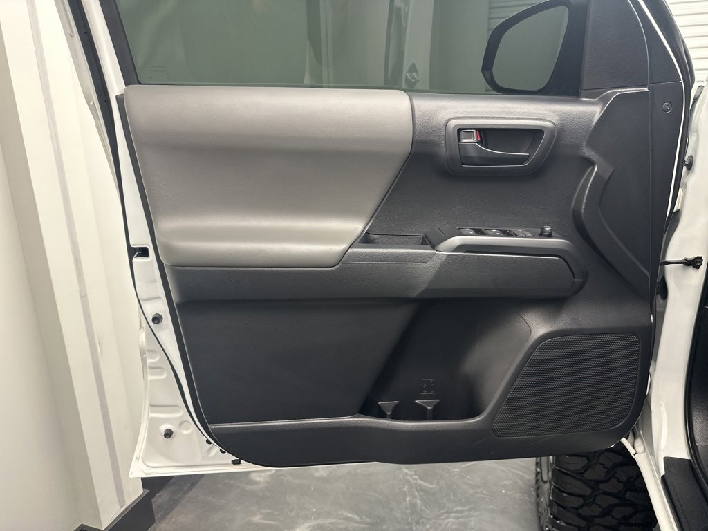 Used 2022 Toyota Tacoma SR image 16