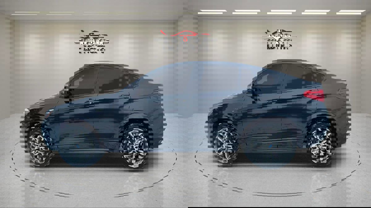 Used 2017 BMW X4 M40i image 2