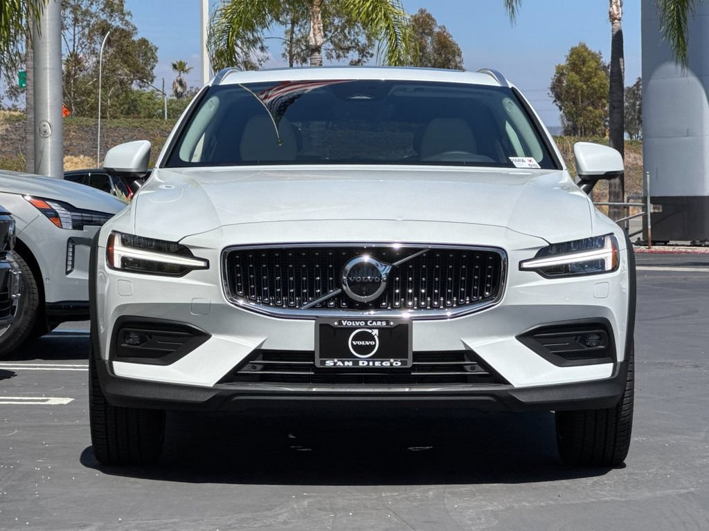 New 2026 Volvo V60 B5 Cross Country Plus w/ Protection Package Premier AWD/4WD image 8