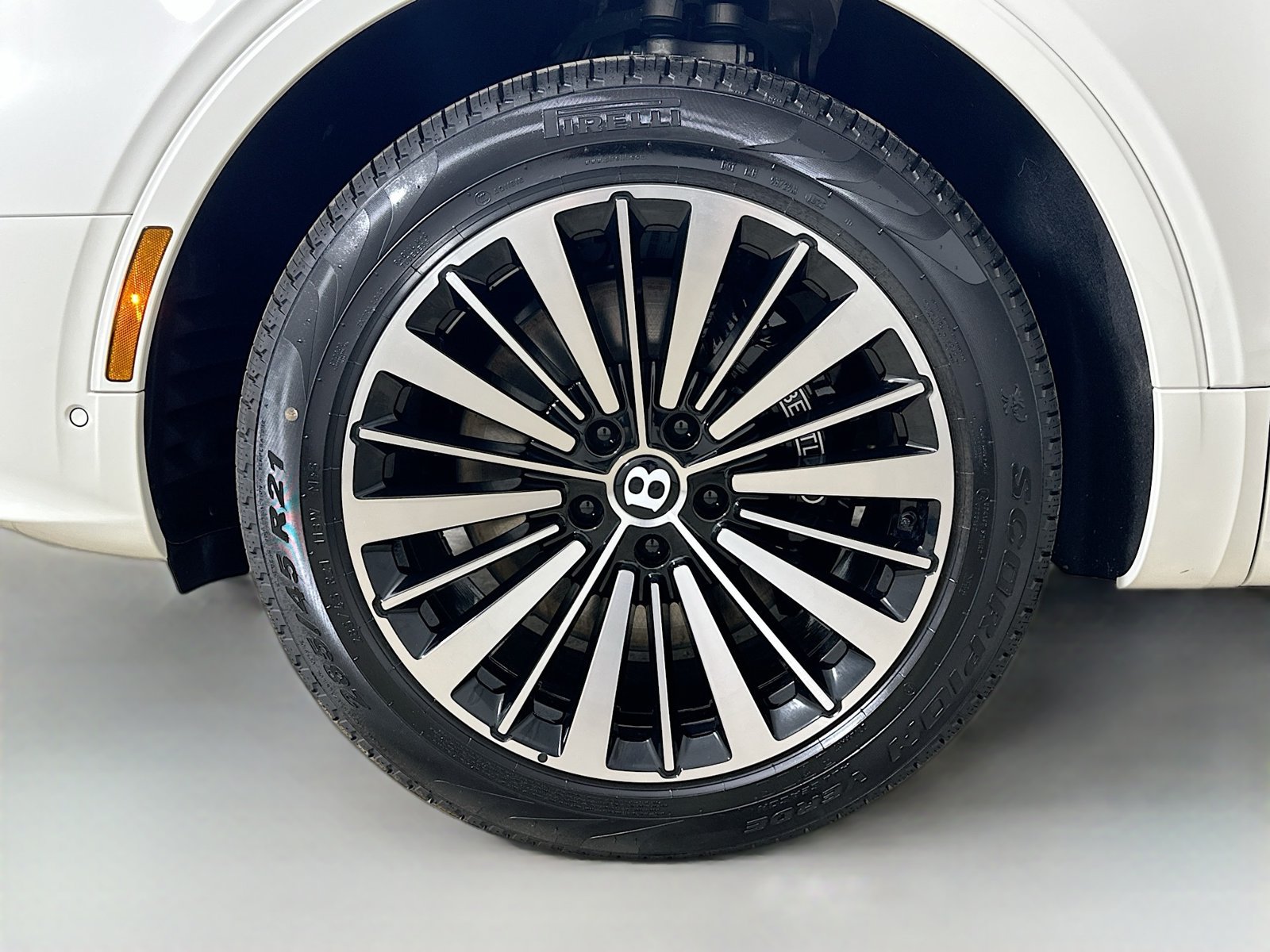 New 2026 Bentley Bentayga AWD/4WD image 54