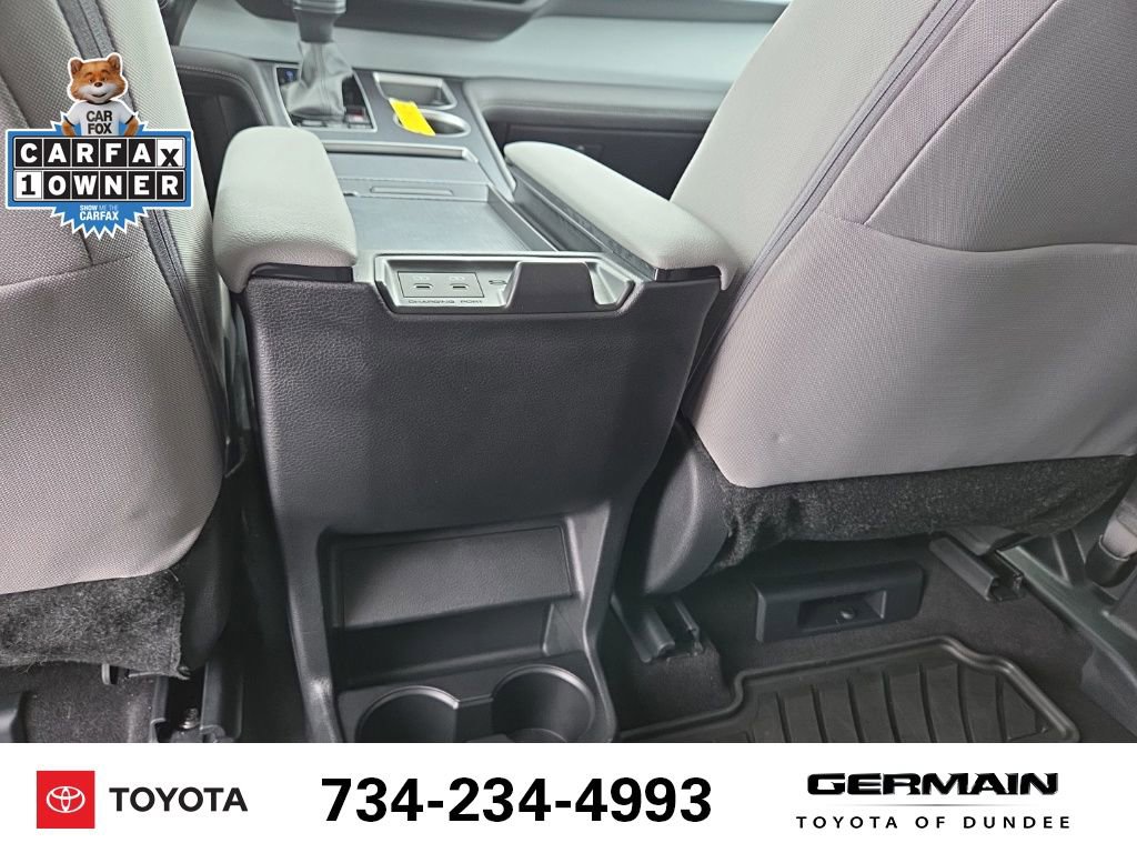 Used 2025 Toyota Sienna LE image 23