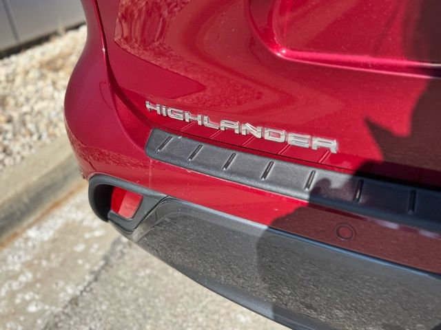 Certified 2025 Toyota Highlander Limited image 49