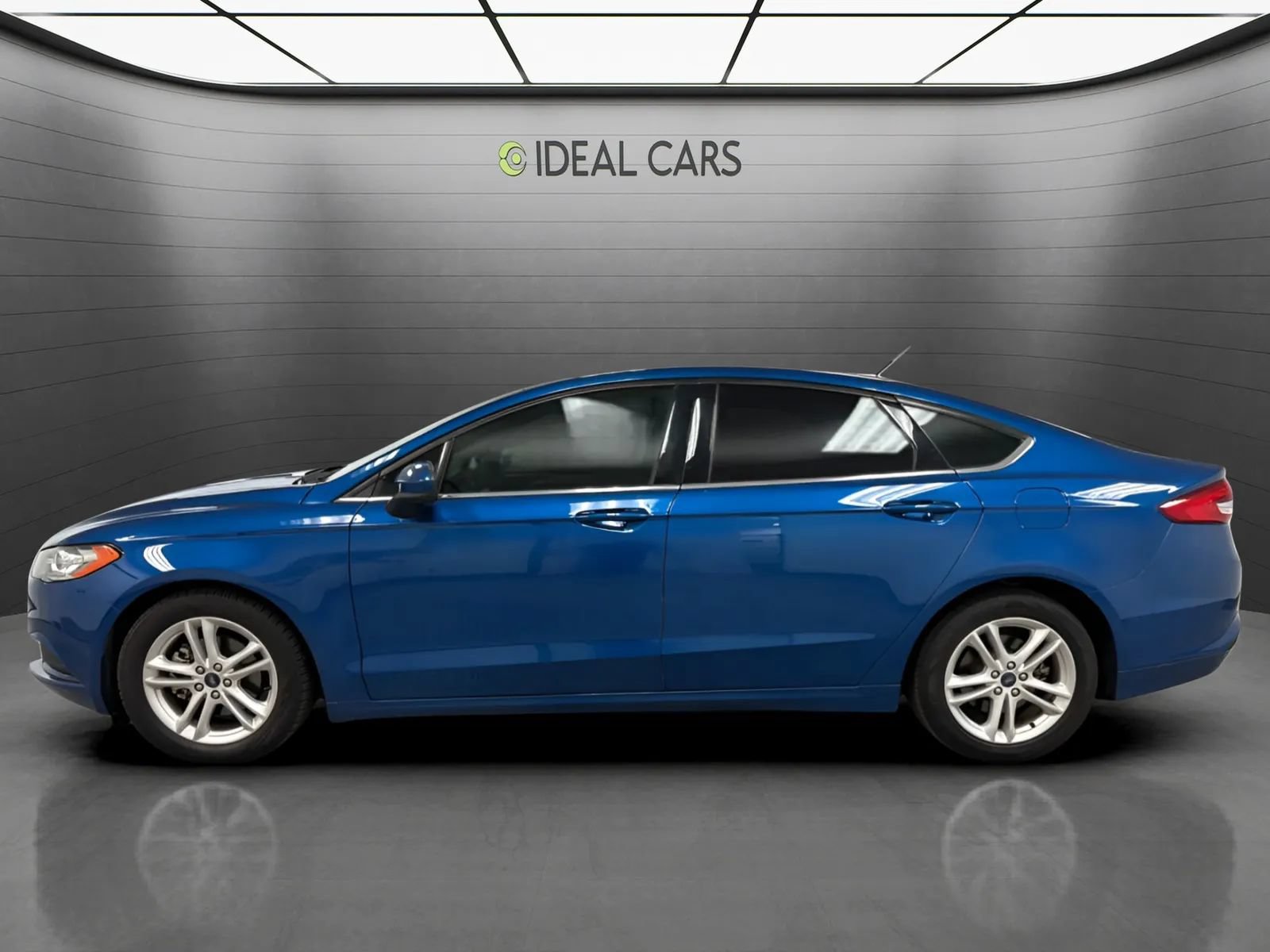 Used 2018 Ford Fusion SE w/ Fusion SE Technology Package FWD image 8