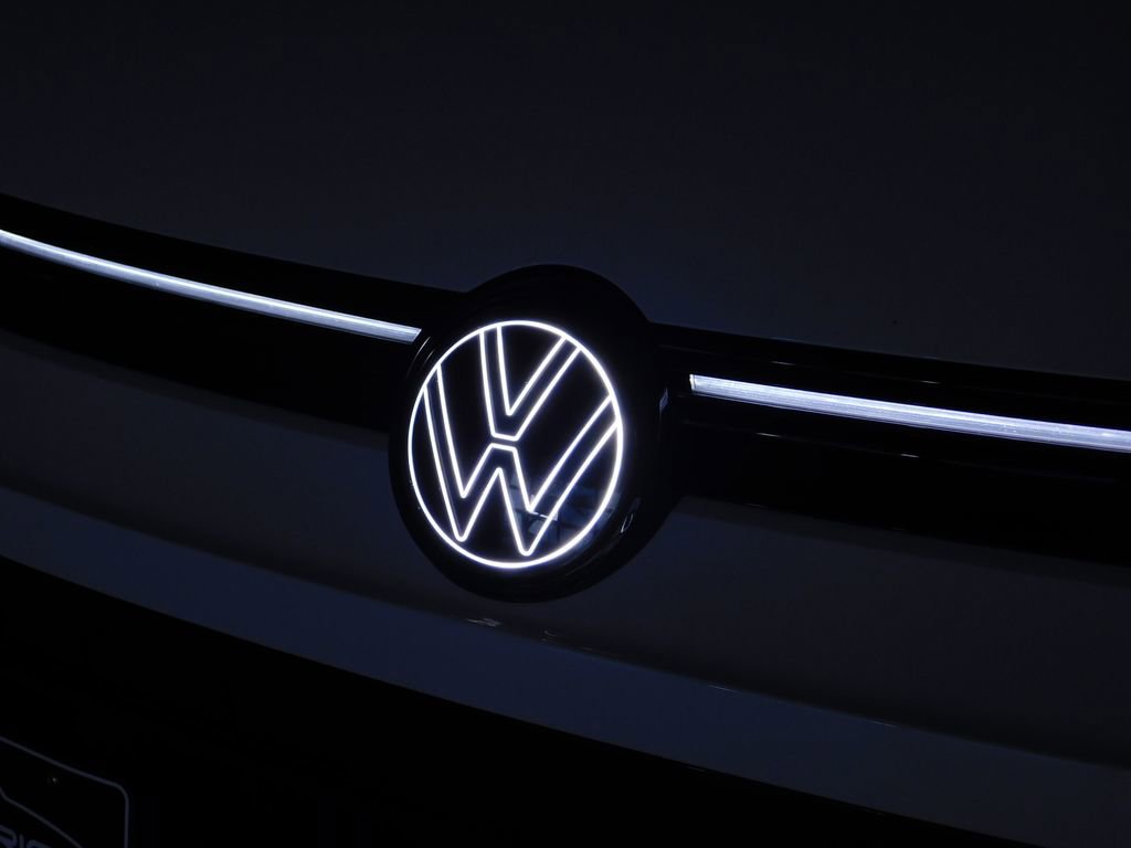Used 2025 Volkswagen Golf R Black Edition image 19