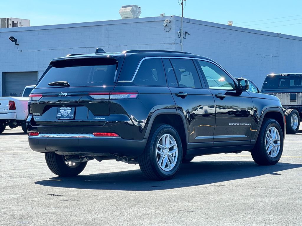 Used 2024 Jeep Grand Cherokee Laredo X image 7