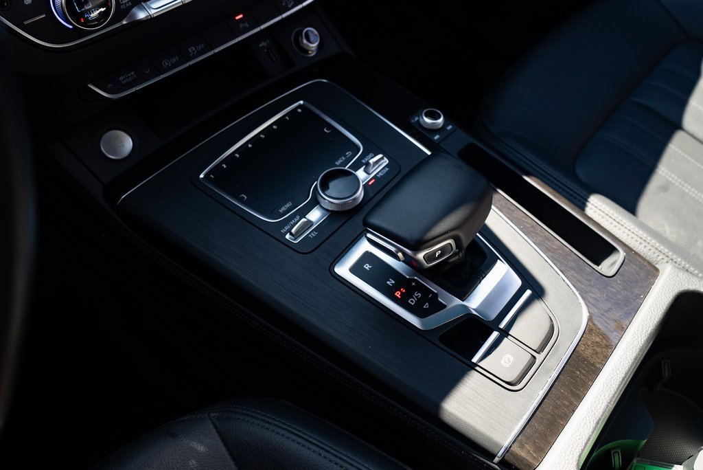 Used 2020 Audi Q5 2.0T Premium Plus w/ Premium Plus Package image 16