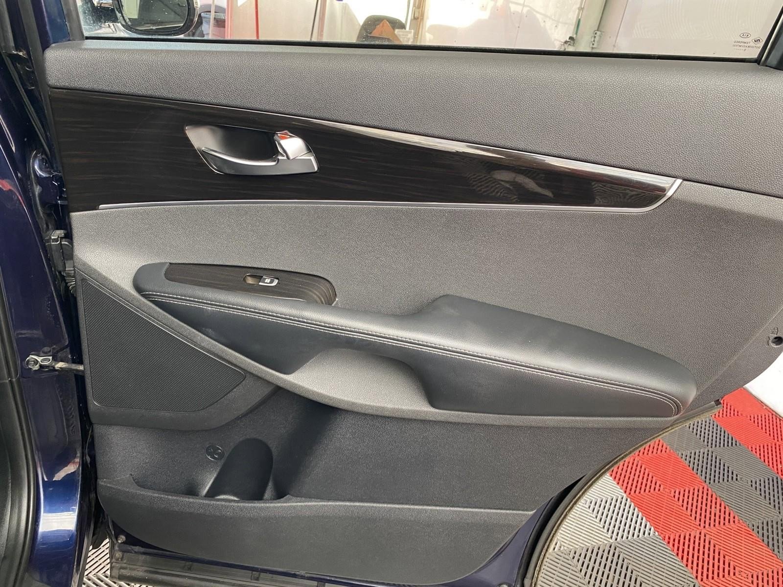 Used 2020 Kia Sorento EX image 10