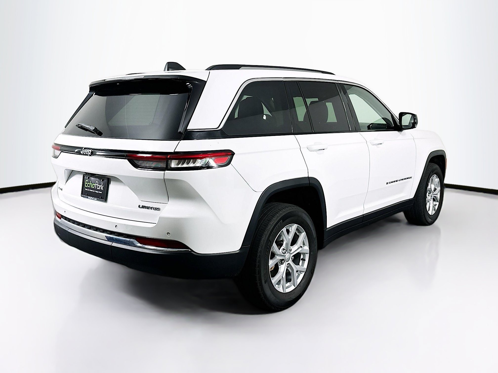 Used 2023 Jeep Grand Cherokee Limited AWD/4WD image 9