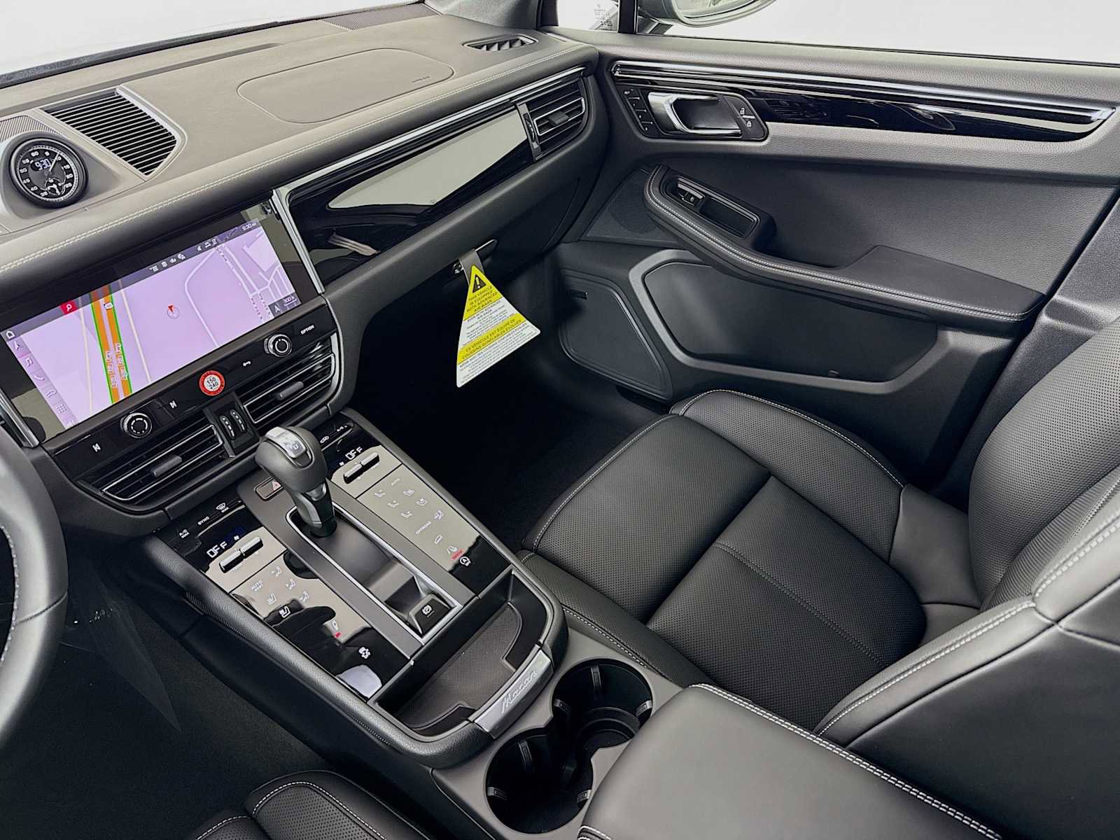 New 2026 Porsche Macan Turbo image 26