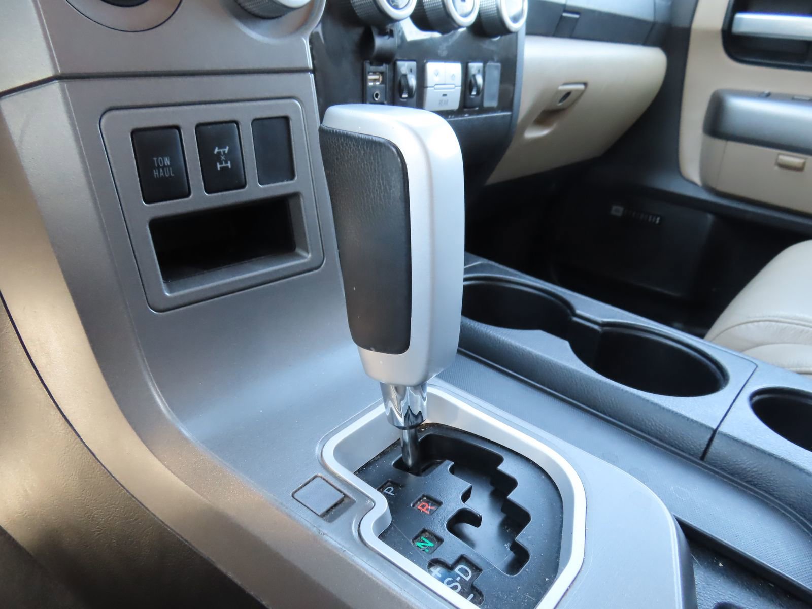 Used 2015 Toyota Sequoia Limited image 33