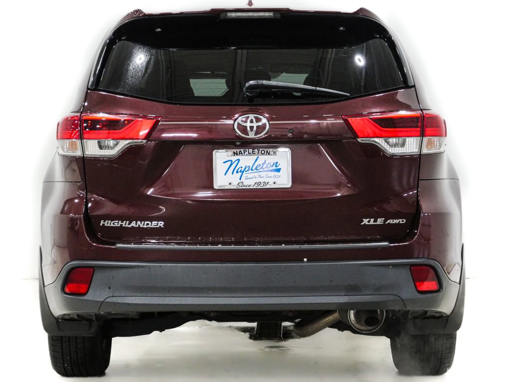 Used 2018 Toyota Highlander XLE w/ Protection Package #3 AWD/4WD image 8