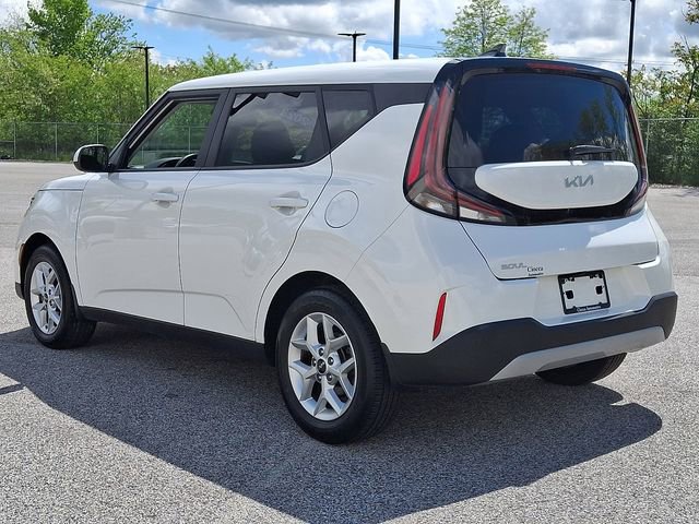 Used 2023 Kia Soul LX w/ LX Technology Package FWD image 7