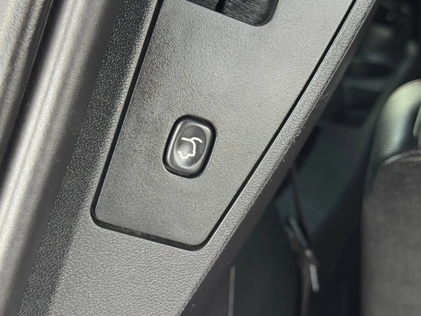 Used 2013 Dodge Grand Caravan R/T w/ Safety Sphere Group FWD image 19