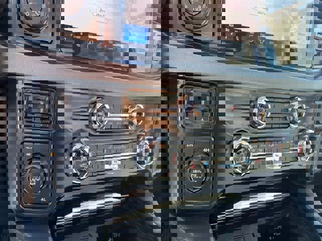 New 2026 Ford F450 Platinum image 36