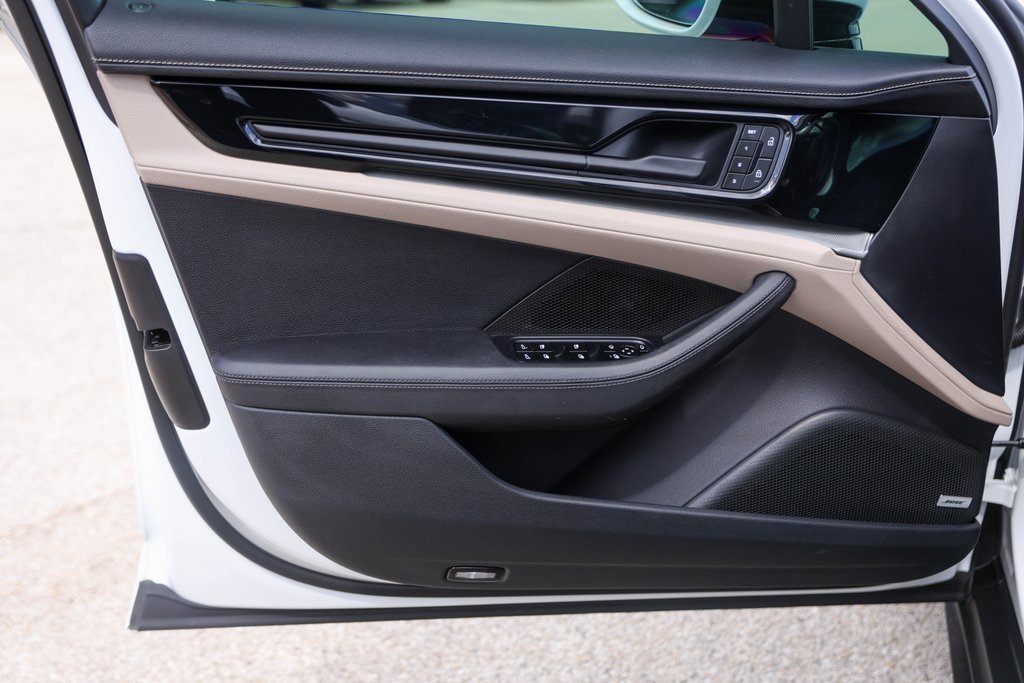 Used 2024 Porsche Panamera image 23