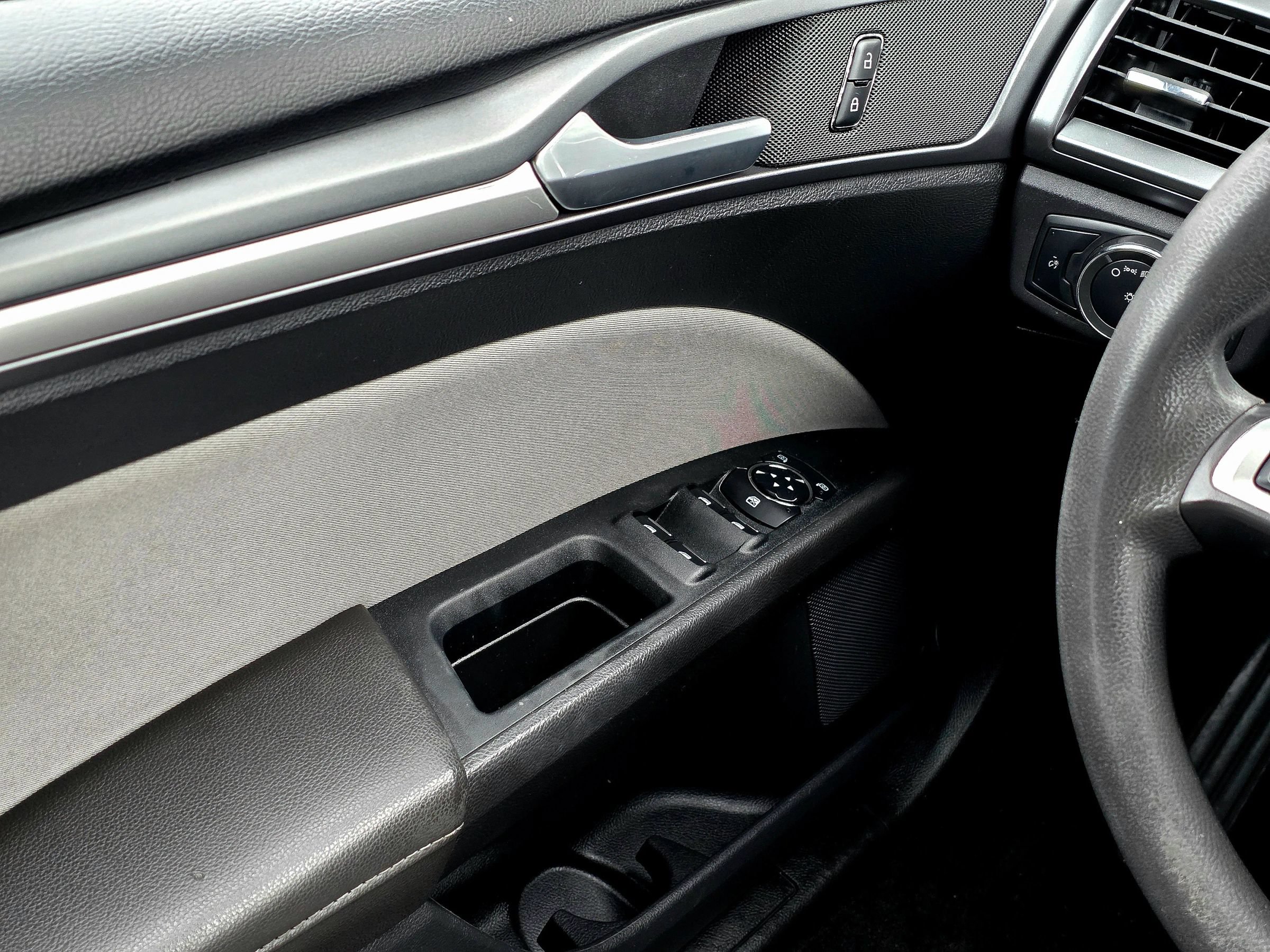 Used 2013 Ford Fusion S FWD image 22