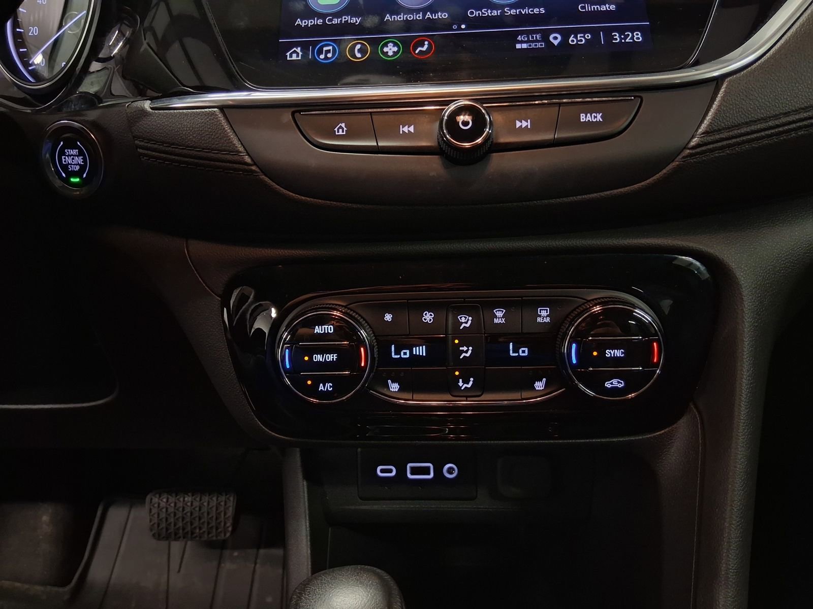Used 2023 Buick Encore GX Essence w/ Experience Buick Package FWD image 10