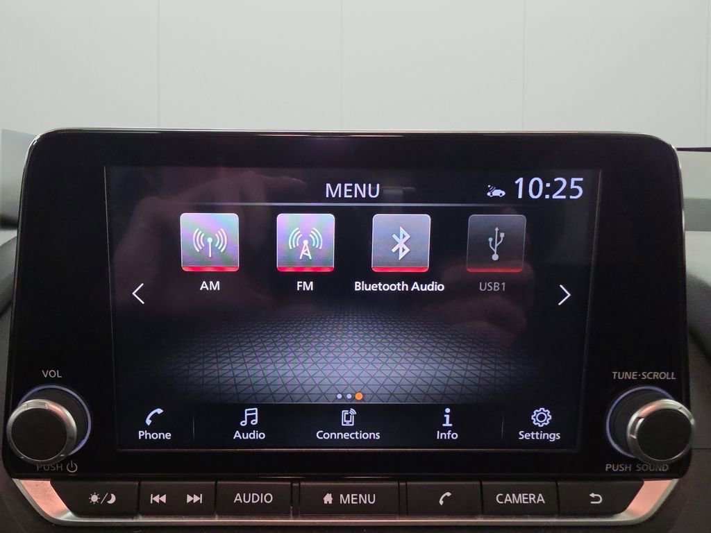 Used 2025 Nissan Rogue SV image 10