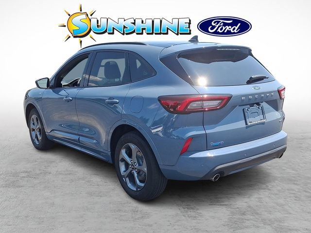 Used 2023 Ford Escape ST-Line w/ Tech Pack #1 AWD/4WD image 4