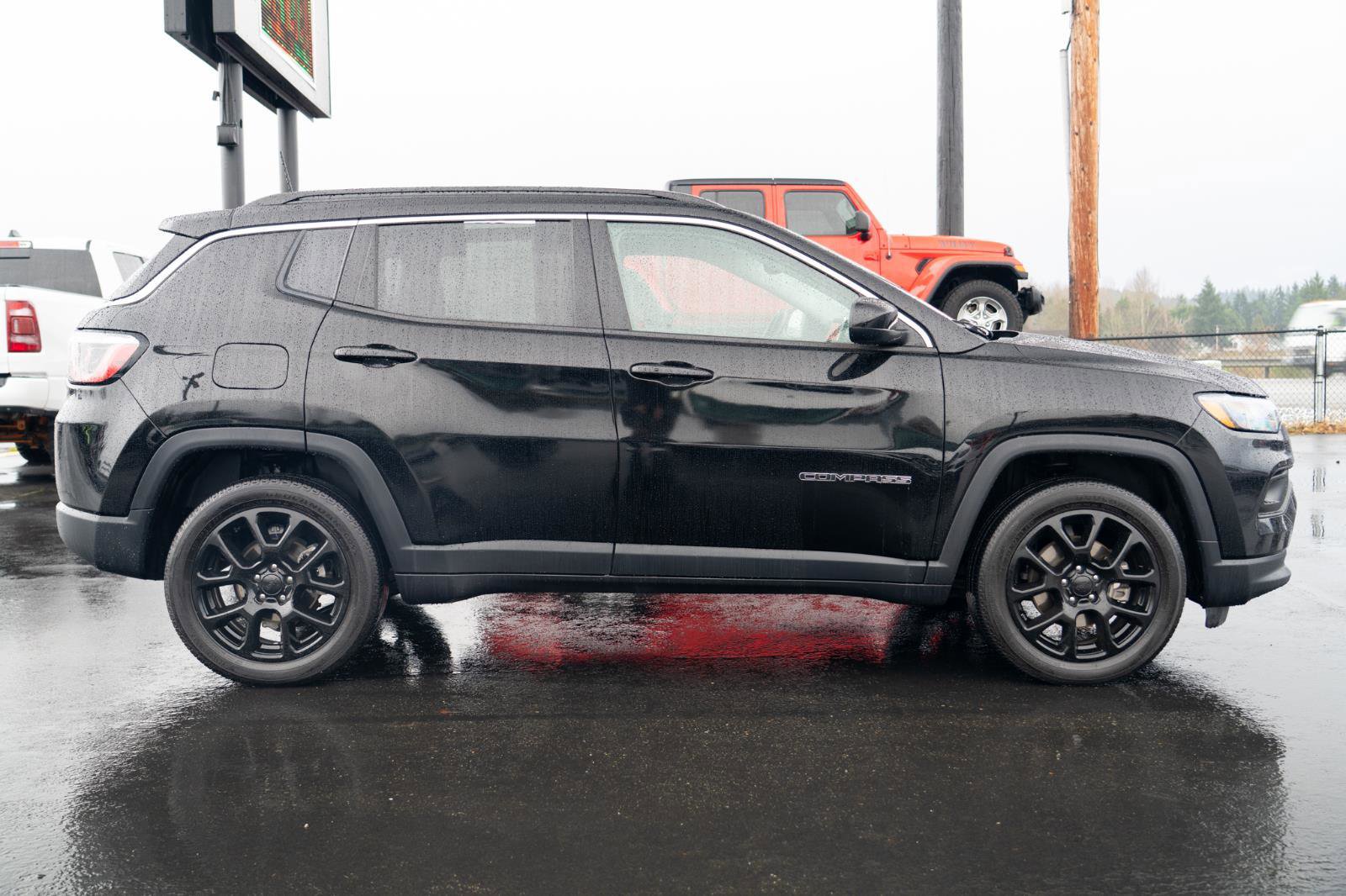 Used 2022 Jeep Compass Latitude AWD/4WD image 9