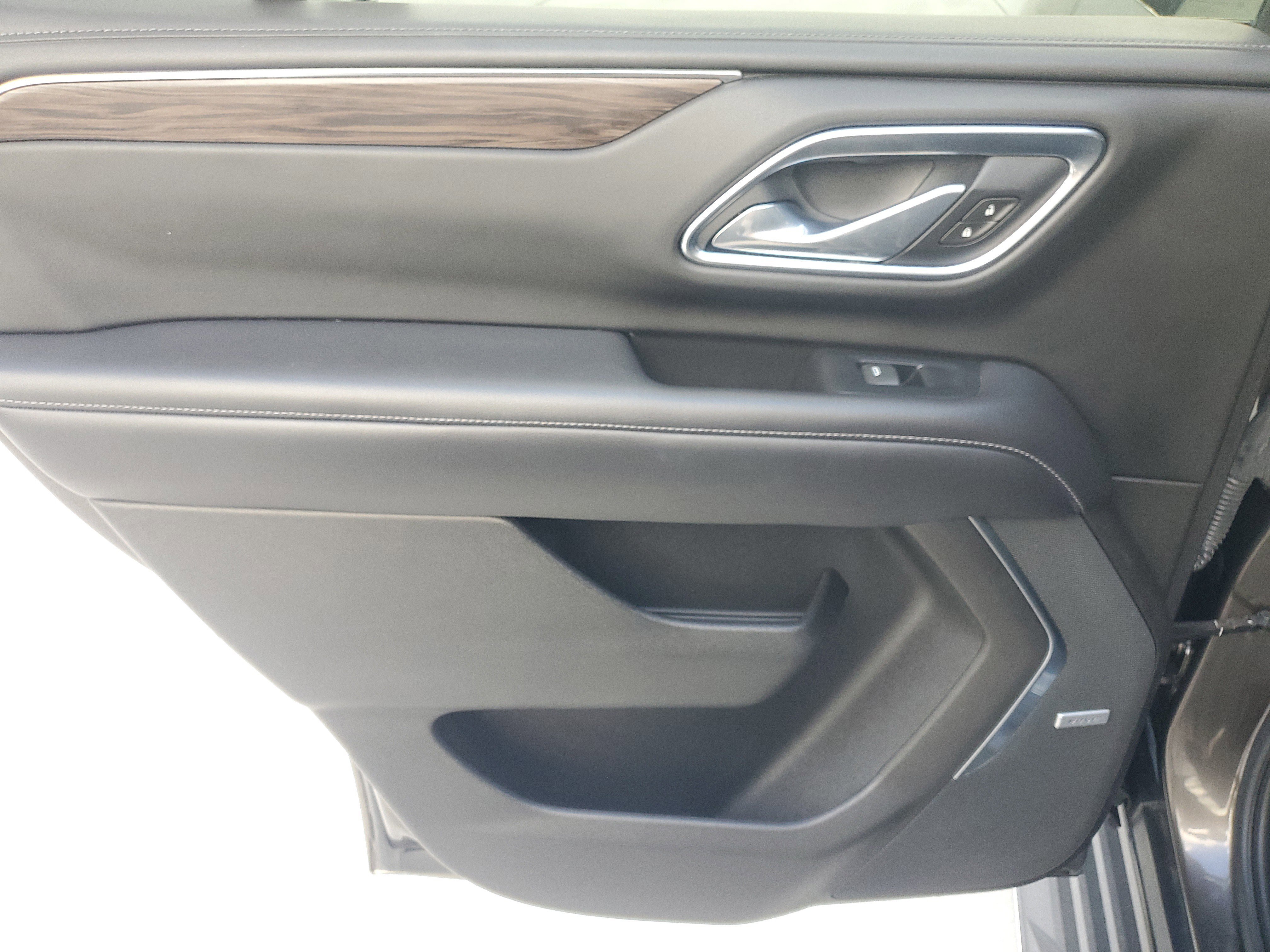 Used 2021 Chevrolet Tahoe LT w/ LT Signature Package image 19