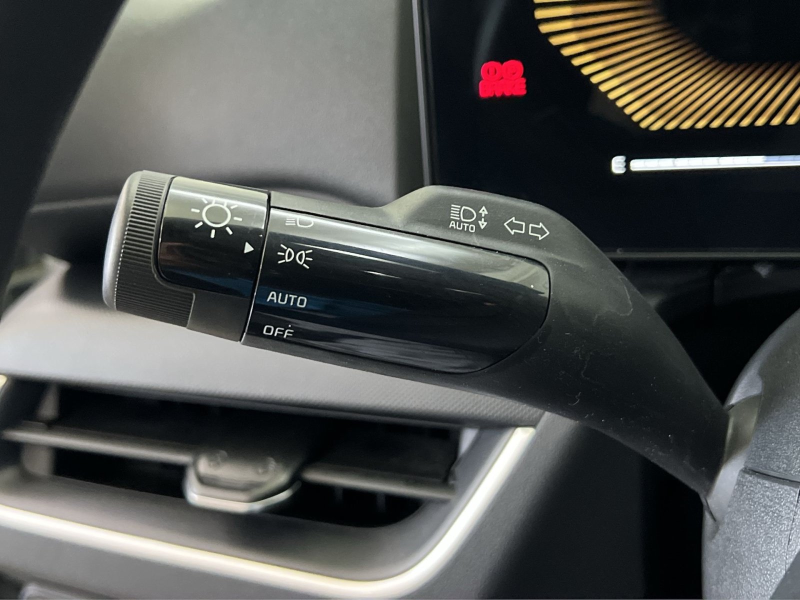 Used 2025 Kia K4 FWD image 34