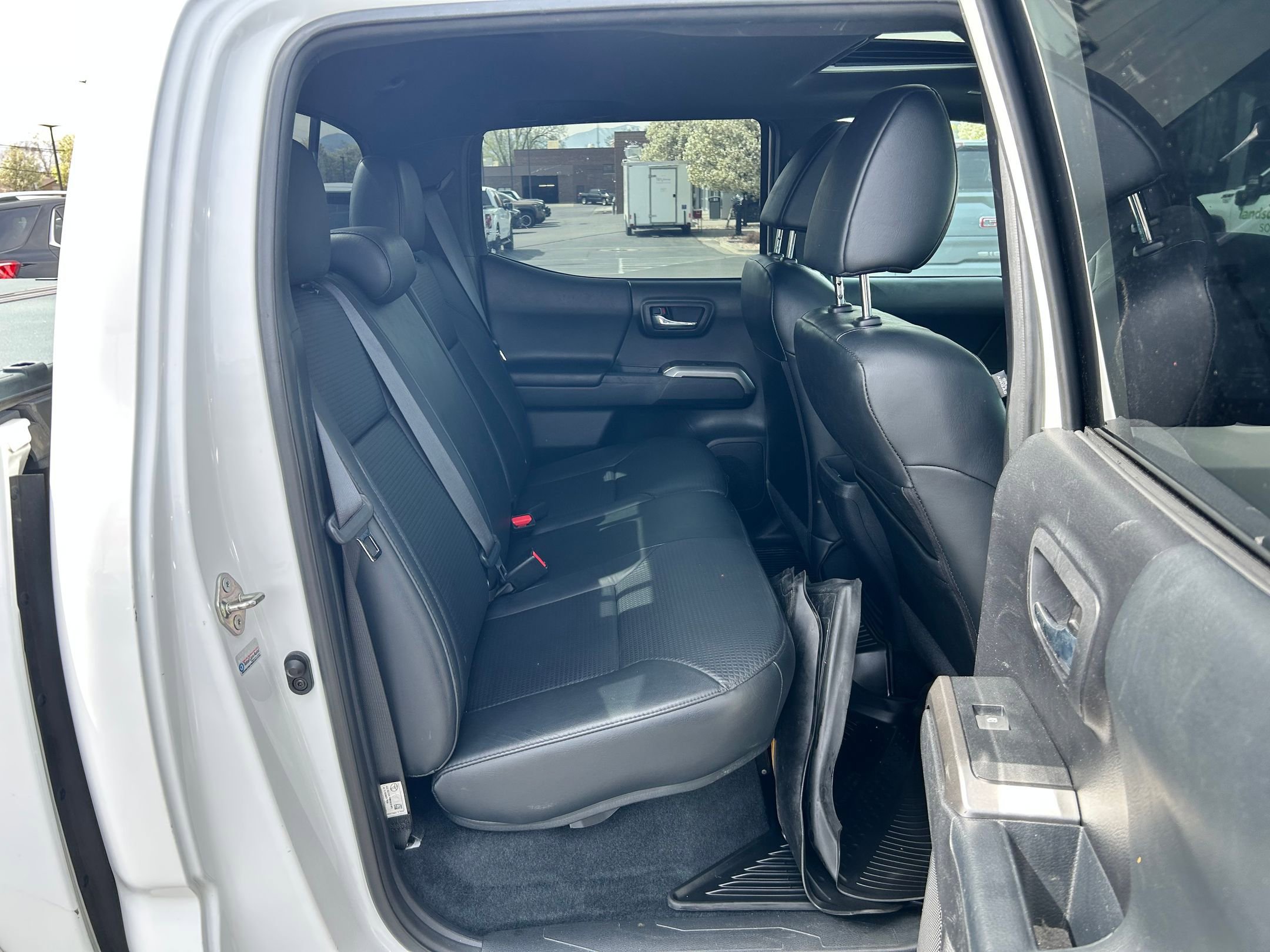 Used 2019 Toyota Tacoma Limited image 25