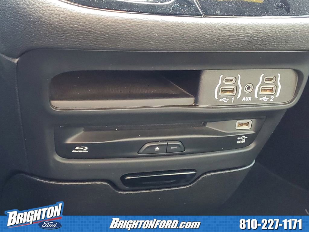 Used 2021 Chrysler Pacifica Touring-L w/ Uconnect Theater Family Group image 27