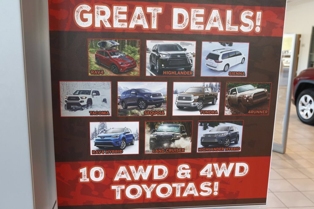 Used 2023 Toyota Camry XSE FWD image 25