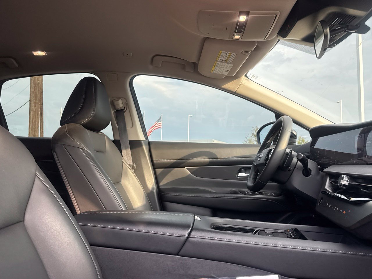 Certified 2025 Nissan Murano SV FWD image 28
