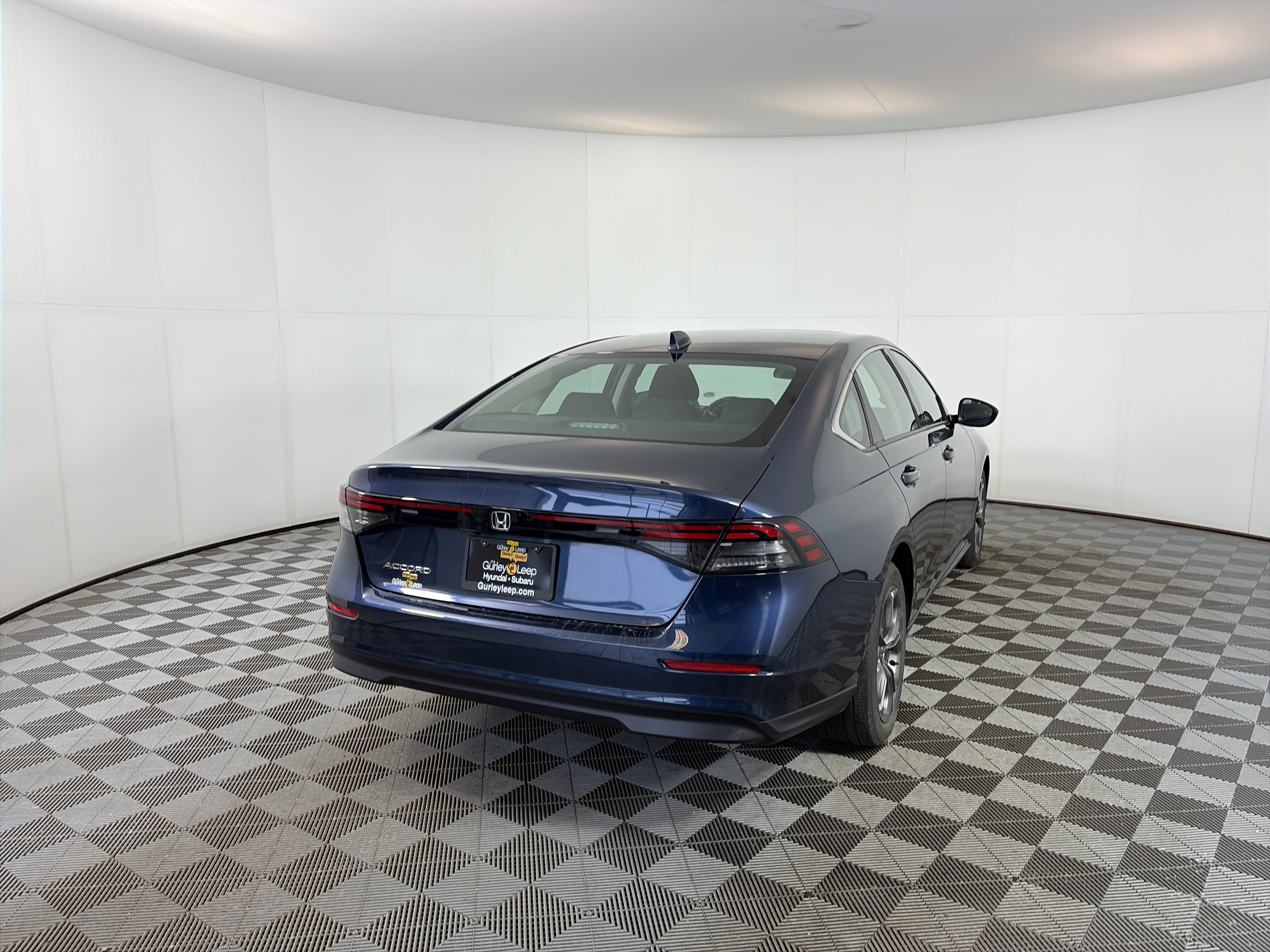 Used 2023 Honda Accord EX image 10