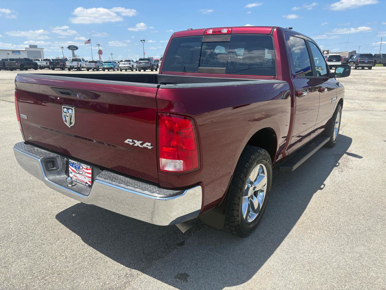 Used 2017 RAM 1500 Classic SLT AWD/4WD image 3