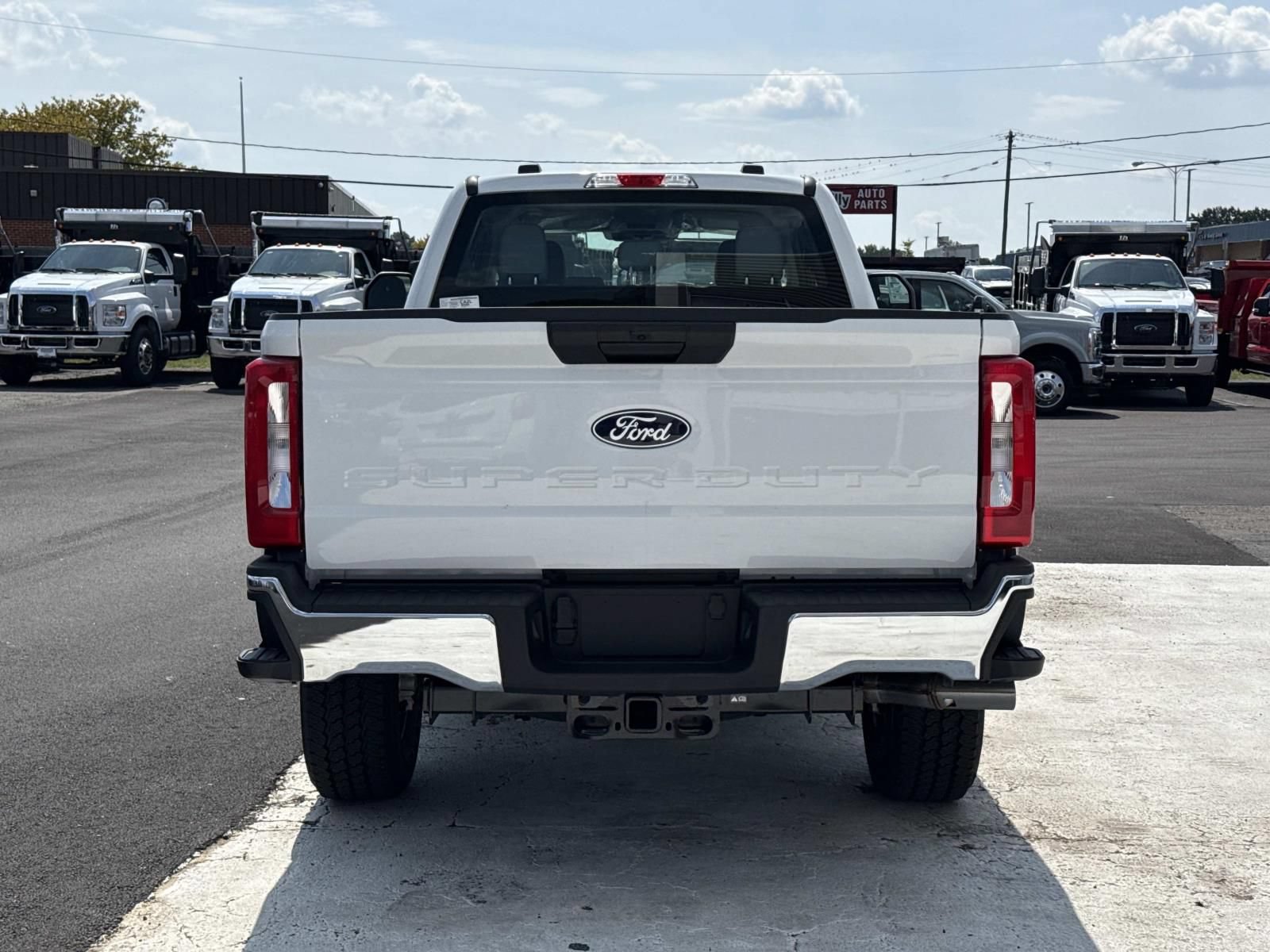 New 2027 Ford F350 XL w/ FX4 Off-Road Package AWD/4WD image 4