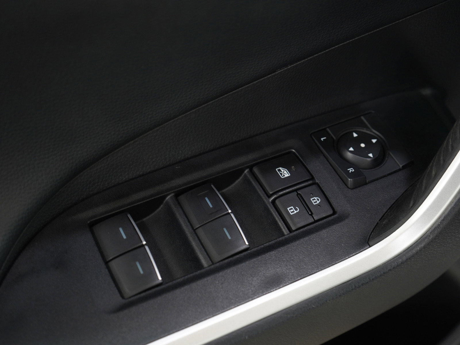 Used 2024 Toyota RAV4 Adventure image 22