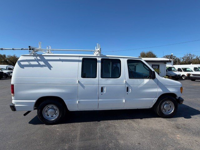 Used 2006 Ford E-150 and Econoline 150 RWD image 5