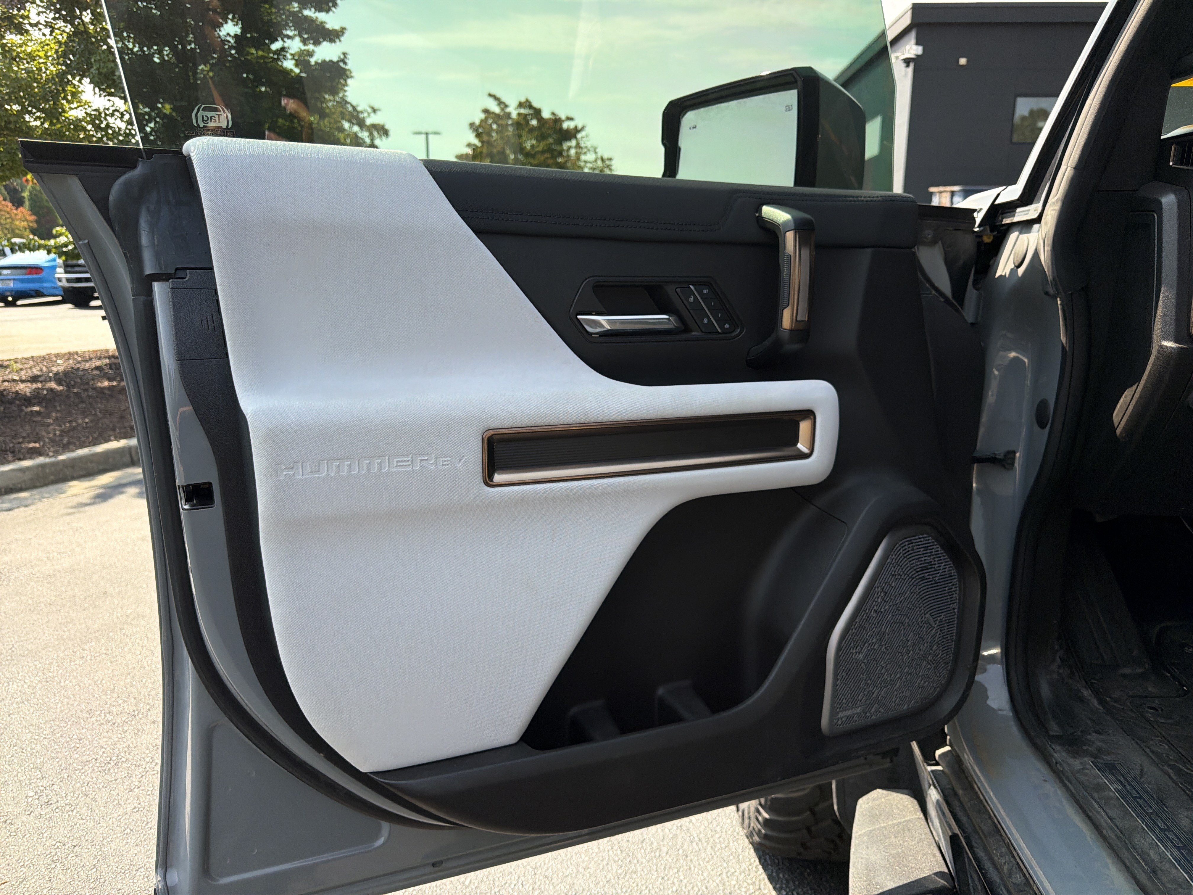 Used 2024 GMC Hummer EV 3X w/ LPO, Illumination Package AWD/4WD image 26
