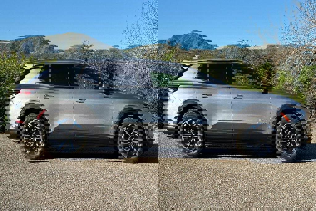 New 2026 Chevrolet Equinox EV LT image 3