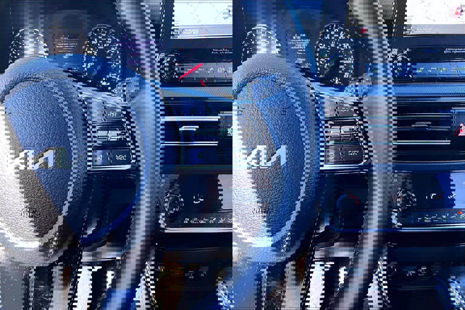 Used 2022 Kia Seltos Nightfall Edition image 24